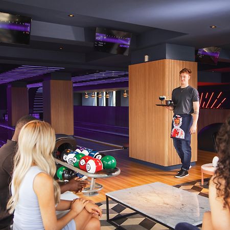Yotel Глазго Екстер'єр фото Bowling alley in Las Vegas