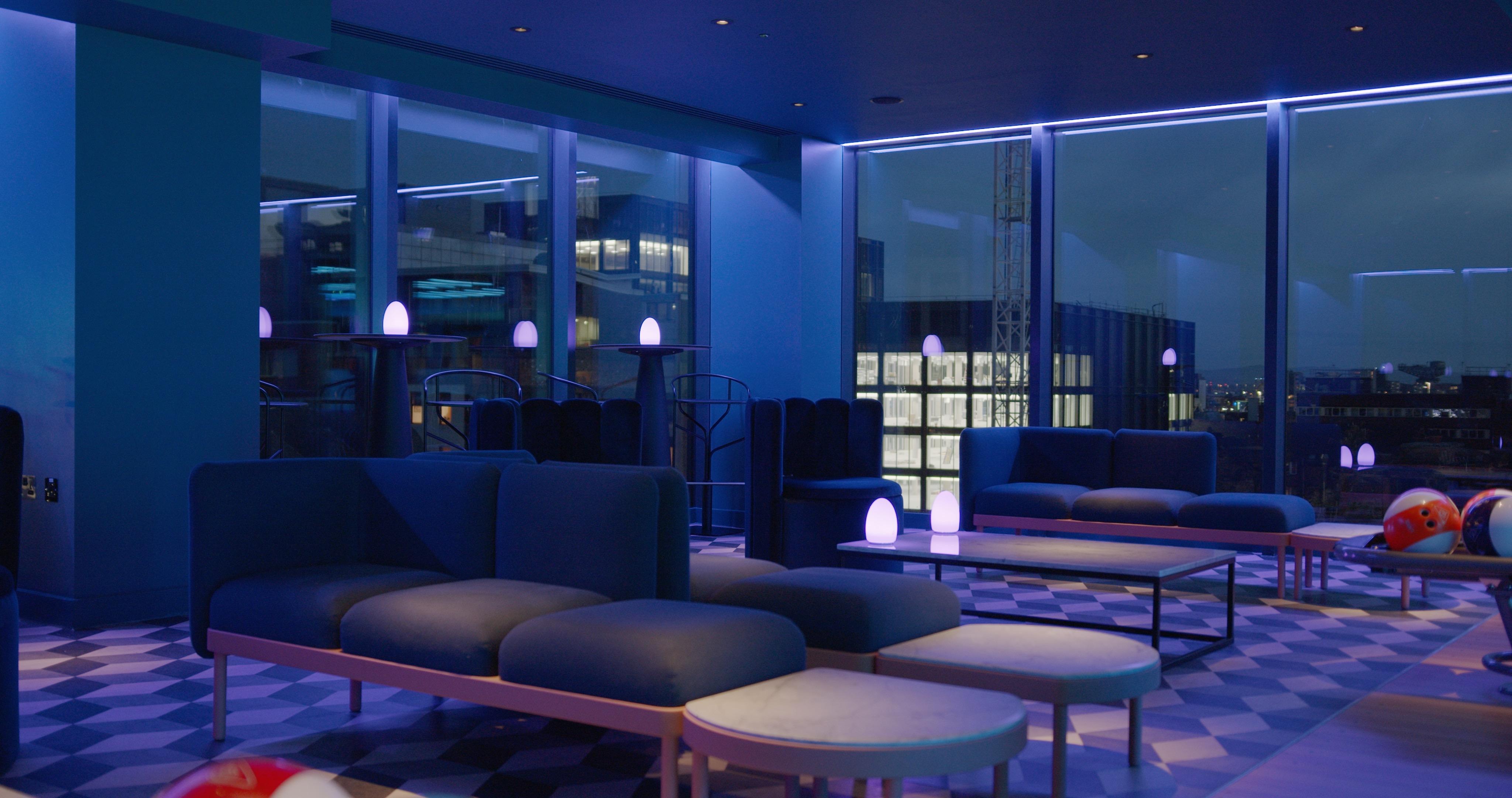 Yotel Глазго Екстер'єр фото The interior of the bar